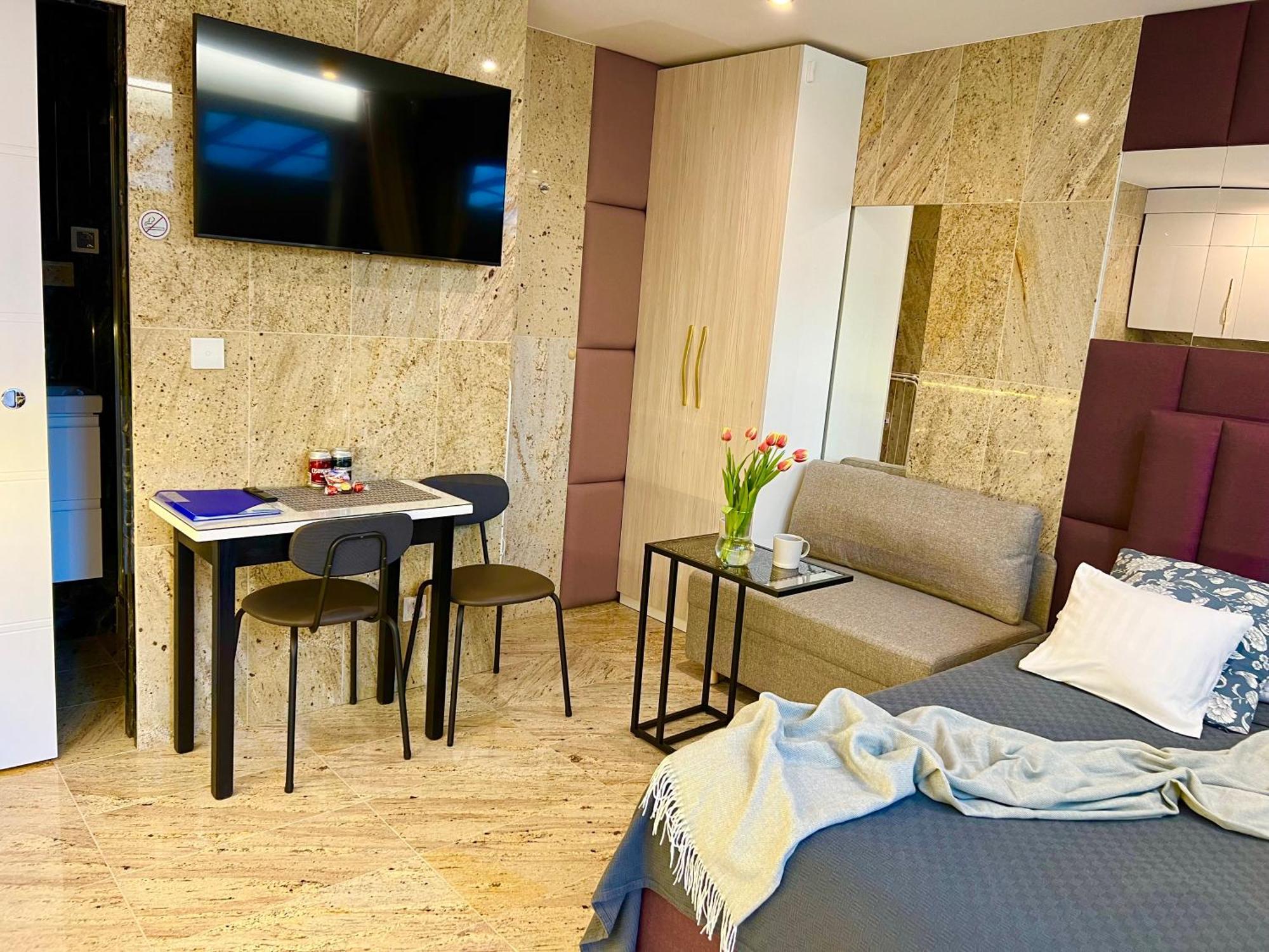 North Nest Luxury Suites 格但斯克 客房 照片
