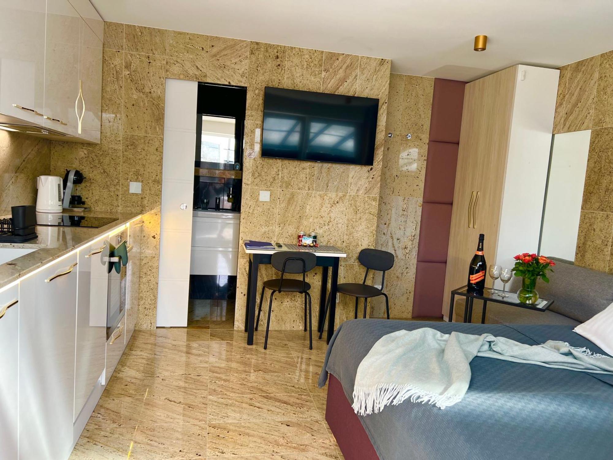 North Nest Luxury Suites 格但斯克 客房 照片
